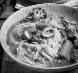 Veg Noodles Gravy