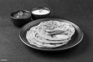 Aloo Paratha + Dahi Combo