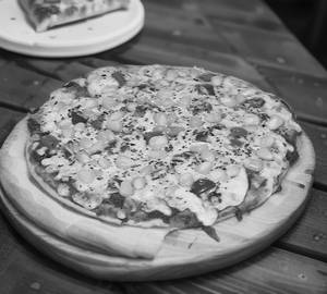 Golden Corn Cheese Pizza