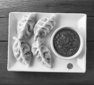 Classic Veg Momos(Pan Fried)