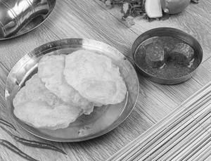 Luchi(3pcs)with Chittal Muitha(2pc)