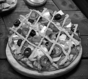 Paneer tandoori pizza