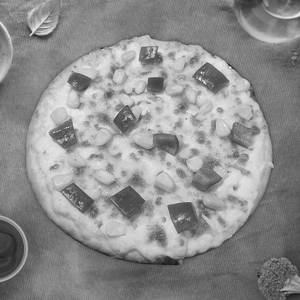 Spicy capsicum and corn pizza