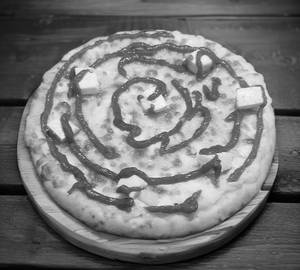 Spicy paneer pizza
