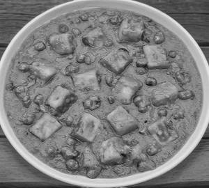 Matar Paneer( 2 piece paneer)
