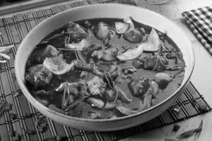 Wok Tossed Crispy Fish In Traditional Schezwan Sauce [500 G]