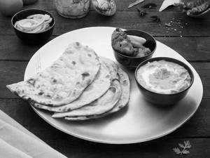 Chicken Tikka Basanti - Tandoori Roti - Kolkata Chicken Bharta Combo