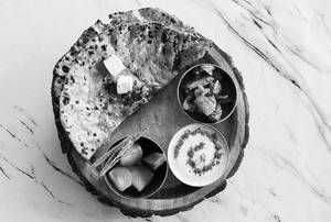 Tandoori Paneer Parantha (with Dahi And Aachar)