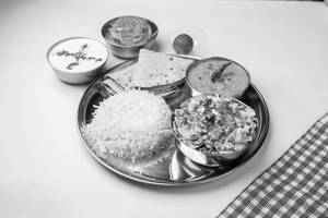 Egg Bhurji Thali