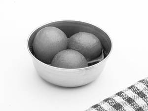 Gulab Jamun (3 Pcs)