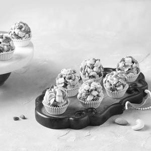 Dry Fruit Khajoor Laddu
