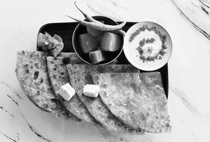 Tawa Paneer Parantha