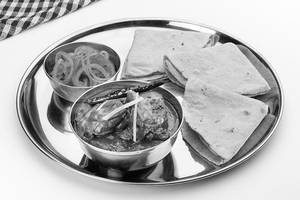 Palak Chicken With Roti Or Rice