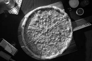 Classic Cheese Pizza (18 Inches)