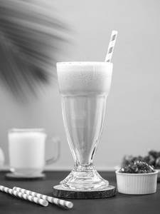 Anar Milkshake