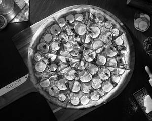 Zucchini Sundried Tomato Pizza (18 Inches)