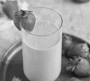 Strawberry lassi