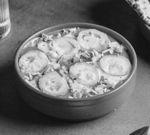 Jodhpuri gulabjamun curry