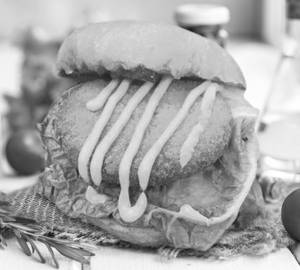 Crispy veg burger