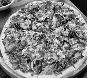 Tandoori chicken pizza