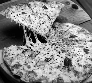 Plain cheese pizza