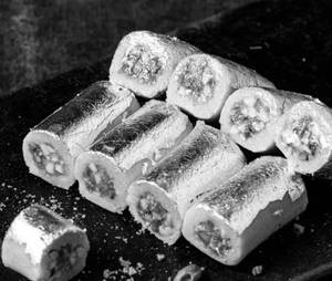 Kaju Pista Roll