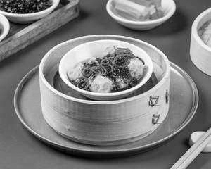 Chicken Roll With Black Pepper Sauce Dim Sum (4 Pcs)