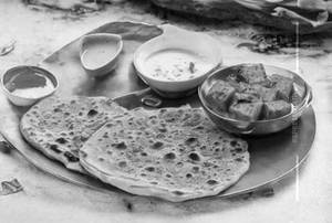 Paneer Pyaz Paratha