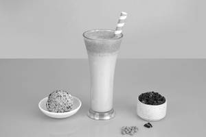 Butterscotch Fudge With Cookie Crumble Milkshake