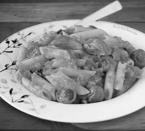 Red sauce pasta