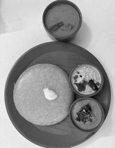 Butter Ragi Thatte Idli