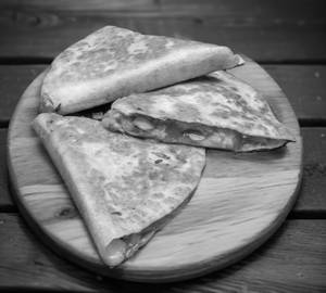 Pizza paratha [2 pieces]