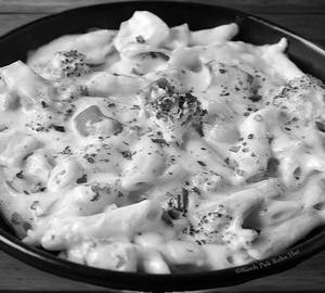 White sauce pasta