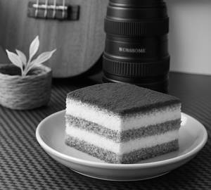 Classic tiramisu cake