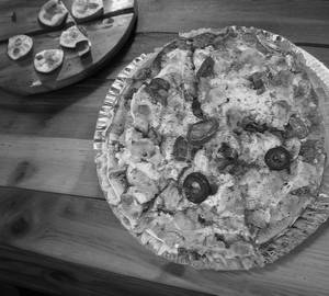 Chicken peri peri pizza