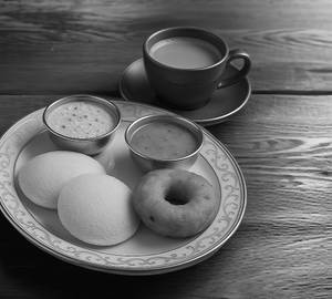 Idly(2pc) + Vada(1pc) + Tea