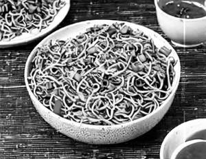 Schezwan Chicken Fried Noodles