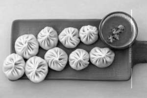 Steamed Cheese Corn Momos