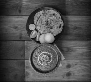 Dal Makhani with Paratha