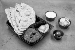 Sarso Da Saag + 2 Makke Di Roti