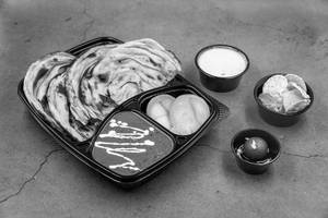 Dal Makhani+2 Laccha Paratha