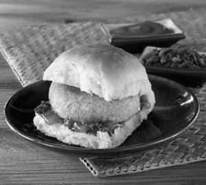 Classic Vada Pav
