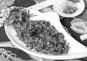 Minced Chicken With Chilli & Basil