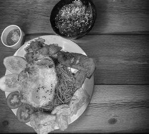 Special non veg noodles combo  (chicken)