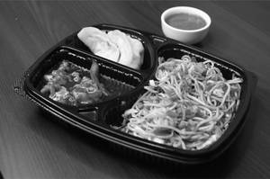 Hakka Noodles + Chilli Chicken + 2 Chicken Momos