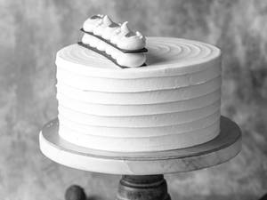 Strawberries & Cream Cakes | Eggless | Vegan