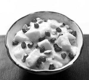 Mixed fruits raita