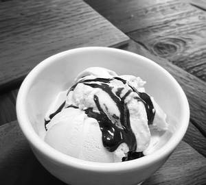 Chocolate vanilla icecream