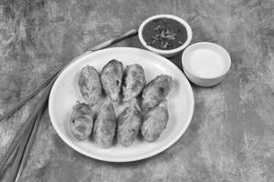 Paneer Cheese Fried Momos [8 Pieces]