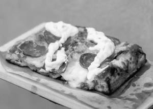 Romana Pizza - Pepperoni & Hot Honey